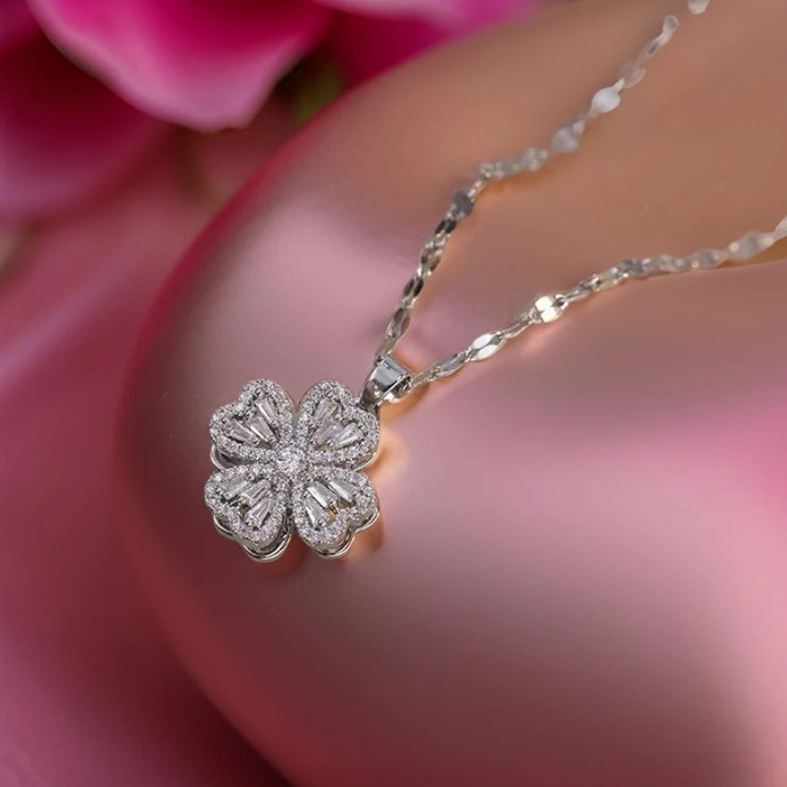 Dönen Yonca Kolye - Zarif Hediye