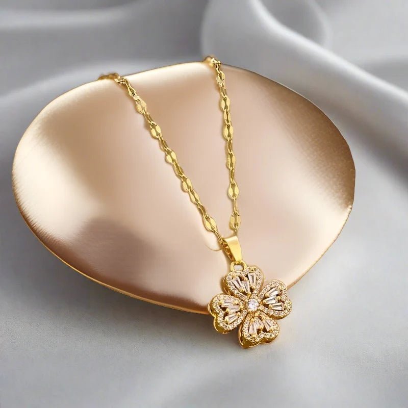 Dönen Yonca Kolye - Zarif Hediye