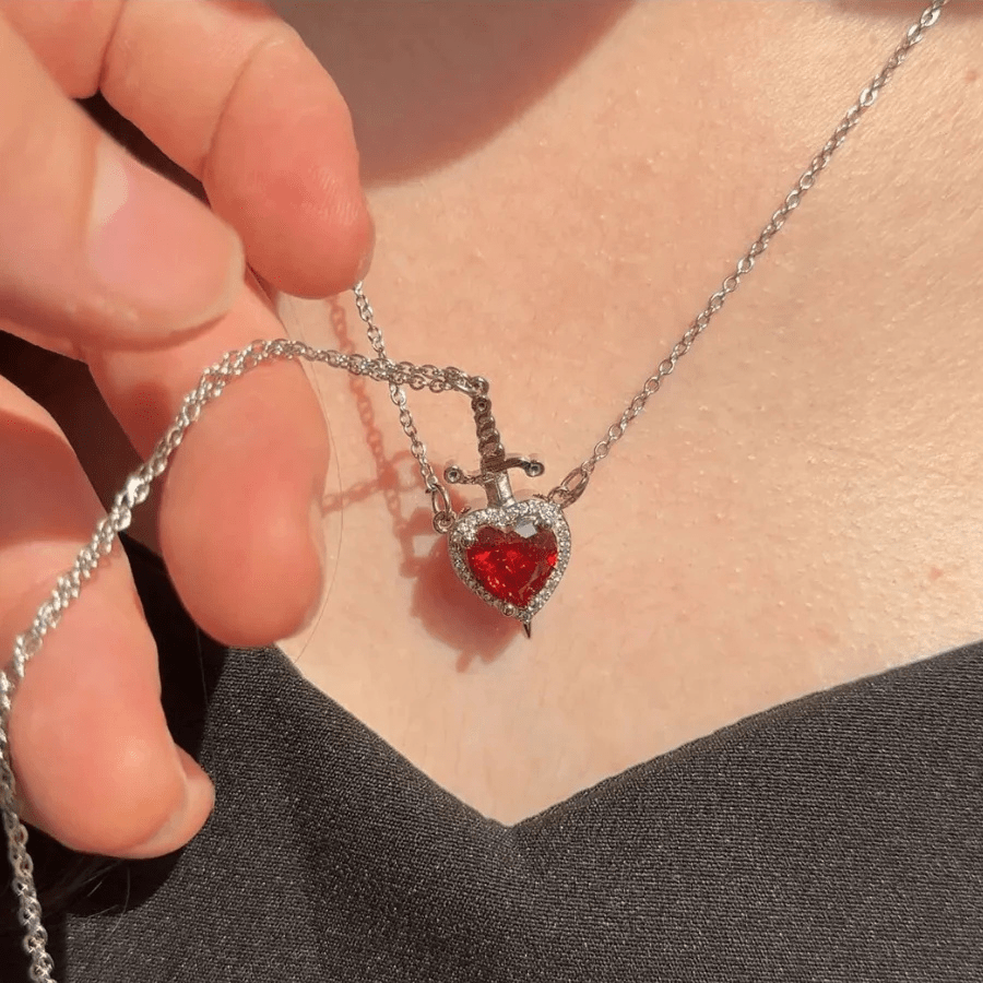 Kalp Kılıç Çift Kolye - Zarif Hediye