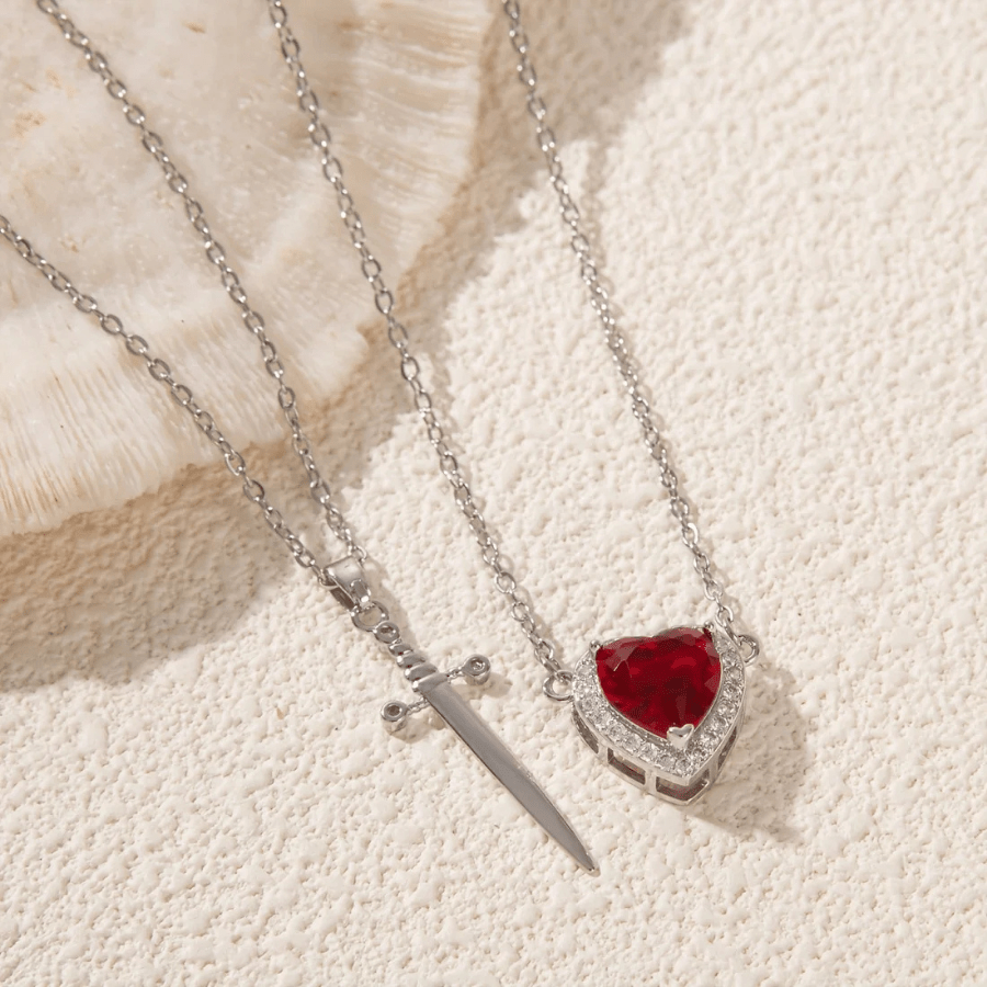 Kalp Kılıç Çift Kolye - Zarif Hediye