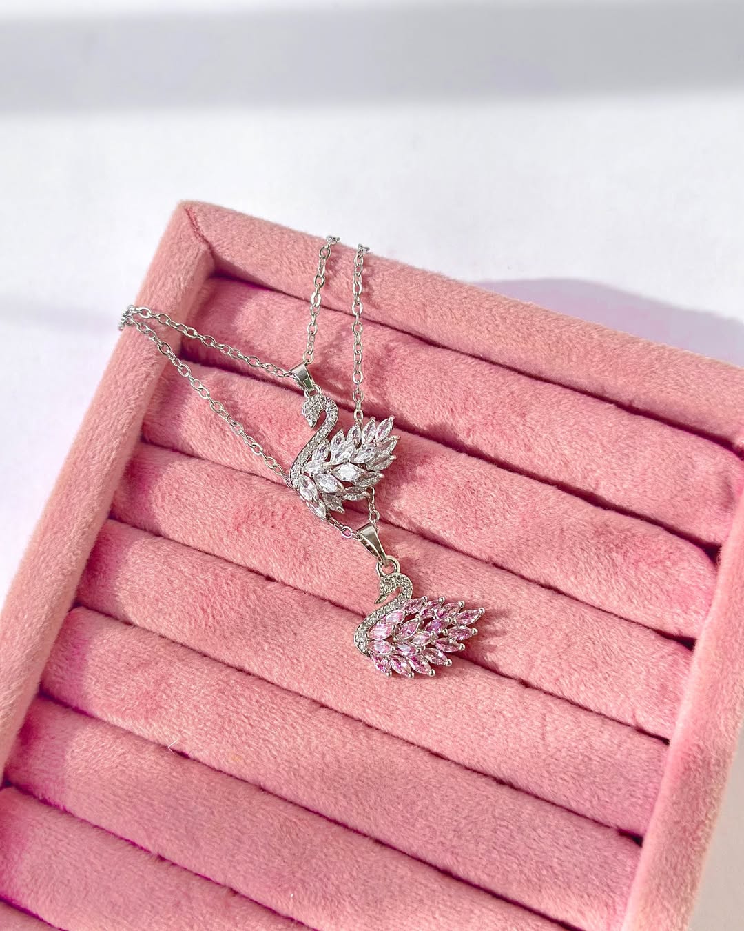 Kuğu Kolye - Zarif Hediye