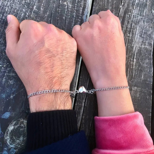 Mıknatıslı Kalp Çift Bileklik - Zarif Hediye