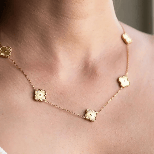 Yonca Model Kolye - Zarif Hediye